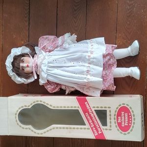 Vintage chili handmaid  brunette porcelain doll with box